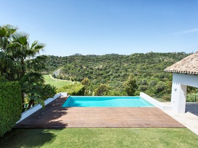 Villa for sale in Los Arqueros, Benahavis