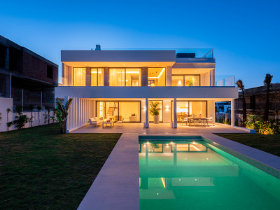 Estepona, Ántik Villas is a development of contemporary villas with excellent sea views in Estepona.