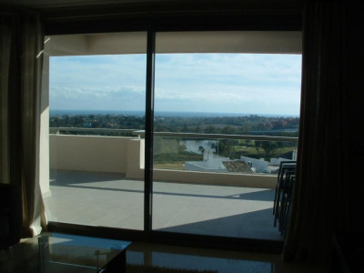 Benahavis, Fantastic 2 bedrooms apartment with sea and golf views in the luxury complex 