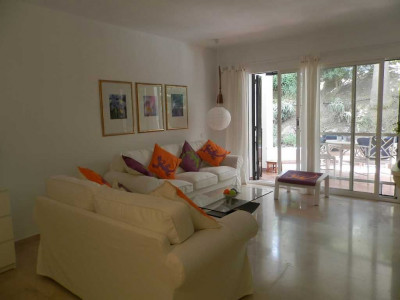 Apartamento Planta Baja en venta en Estepona Golf, Estepona