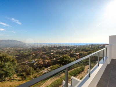 Semi Detached House in La Mairena, Marbella