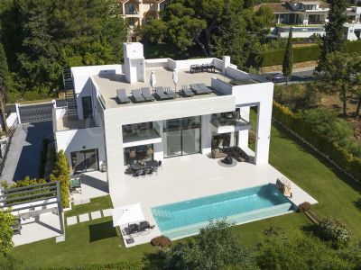 Villa in Cascada de Camojan, Marbella