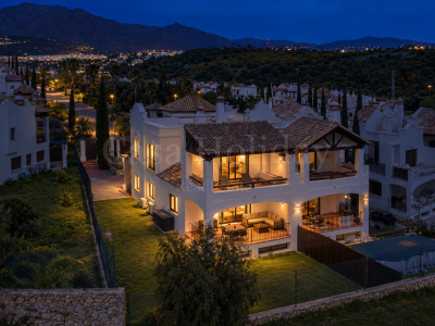 Semi Detached Villa in Azata Golf, Estepona