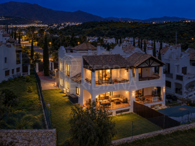 Semi Detached Villa in Azata Golf, Estepona
