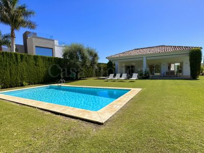 Villa en Altos de Puente Romano, Marbella