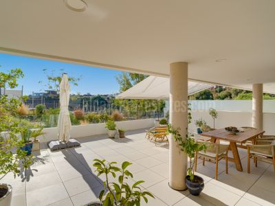 Apartamento Planta Baja en Los Altos de los Monteros, Marbella