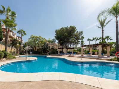 Apartamento Planta Baja en Atalaya de Rio Verde, Marbella
