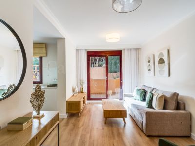 Apartamento Planta Baja en Altos del Paraiso, Benahavis