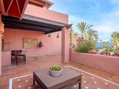 Atico Duplex en Menara Beach, Estepona