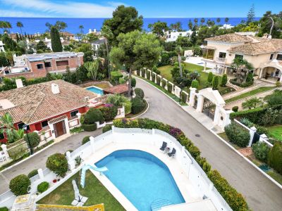 Villa Pareada en Los Monteros Playa, Marbella