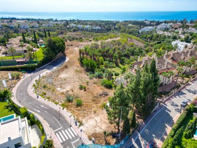 Plot in Las Lomas del Marbella Club, Marbella