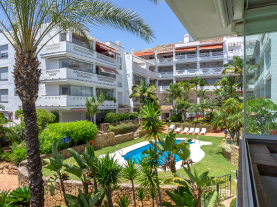Apartamento en Las Cañas Beach, Marbella
