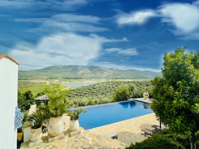 Villa en Iznajar
