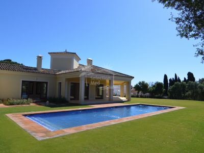 Villa in Los Altos de Valderrama, Sotogrande