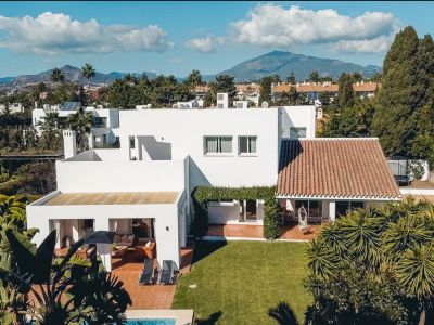 Villa en Atalaya Hills, Benahavis