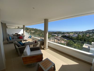 Penthouse in Los Arqueros, Benahavis