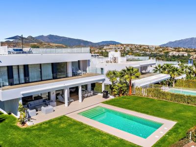 Villa in New Golden Mile, Estepona