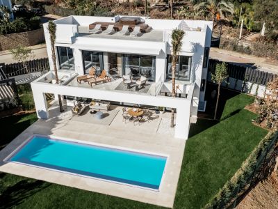 Villa in New Golden Mile, Estepona