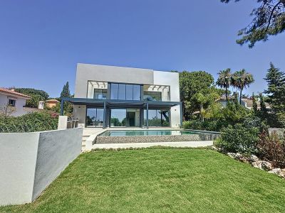 Villa en Hacienda las Chapas, Marbella