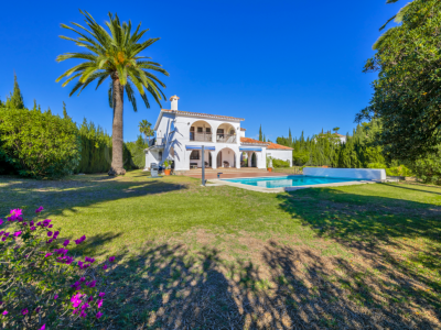 Villa in Atalaya, Estepona