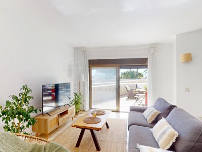 Apartment in Atalaya, Estepona
