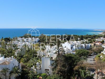 Apartment in Alhambra del Mar, Marbella