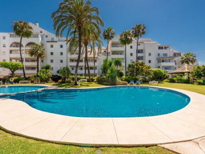 Apartment in Atalaya, Estepona