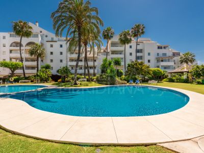 Apartment in Atalaya, Estepona