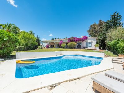 Villa in Atalaya Golf, Estepona