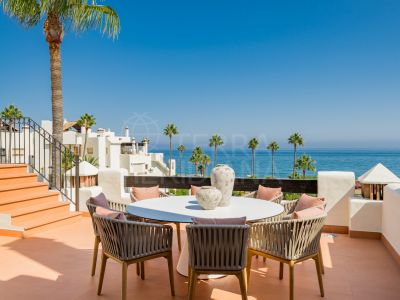 Penthouse in Bahía del Velerín, Estepona
