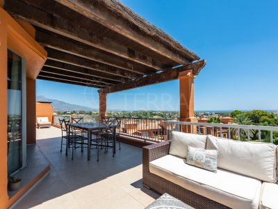 Penthouse in Benatalaya, Estepona