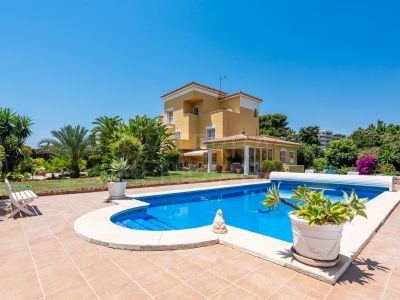 Villa in Atalaya Golf, Estepona