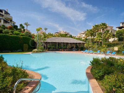 Ground Floor Apartment in Los Capanes del Golf, Benahavis