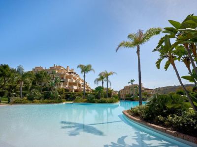 Duplex Penthouse in Los Capanes del Golf, Benahavis