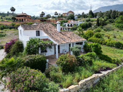 Villa in Guadalobon, Estepona