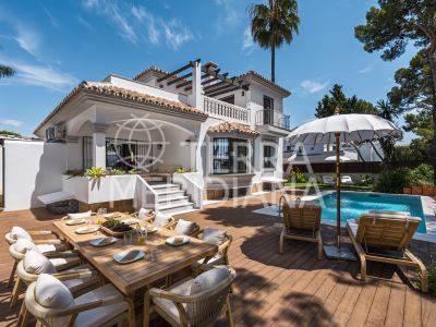 Villa in Altos del Rodeo, Marbella