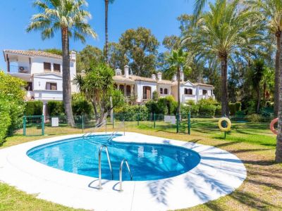 Town House in Laguna Beach, Estepona
