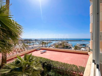 Apartment in Puerto Paraíso, Estepona