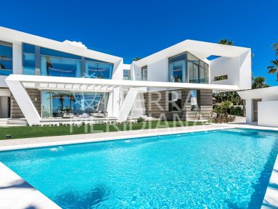 Villa in Los Monteros Playa, Marbella