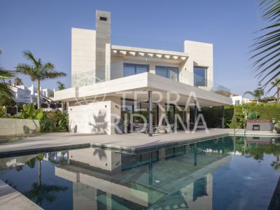 Villa in Parcelas del Golf, Marbella