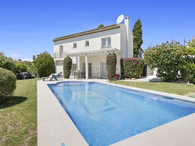 Villa in Estepona Golf, Estepona