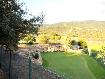 Plot next to golf course in Elviria