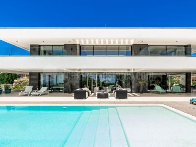 Villa in Los Flamingos Golf, Benahavis