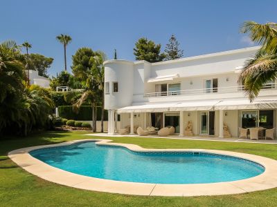 Opulente Villa in Altos Reales
