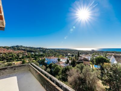 Villa with panoramic sea views in Elviria