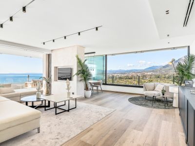 Modern luxury apartment with spectacular views in Rio Real Marbella