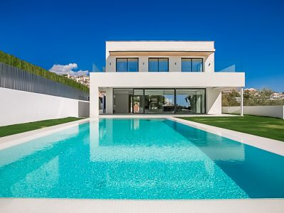 Luxurious modern villa with stunning sea views