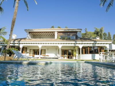 Villa with large plot in Guadalmina Baja