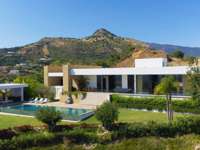 Hochmoderne Villa direkt am Golfplatz mit Panoramameerblick, Marbella Club Golf Resort