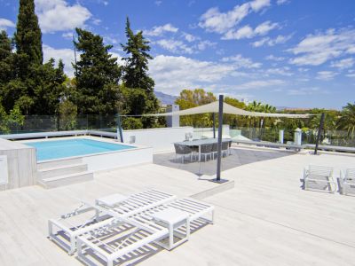 New villa next to Golf Club House in Guadalmina Alta